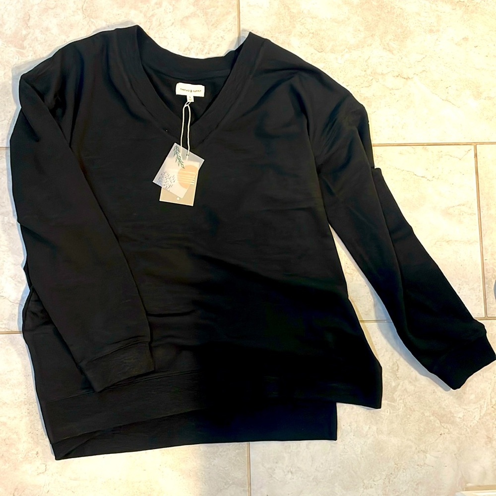 Thread & Supply long sleeve top. NWT. Size L.
